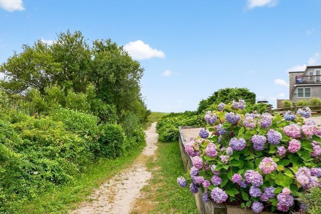 189 Breakwater Shores Dr, Barnstable, MA 02601