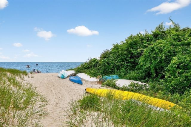189 Breakwater Shores Dr, Barnstable, MA 02601