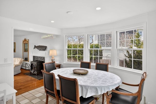 189 Breakwater Shores Dr, Barnstable, MA 02601
