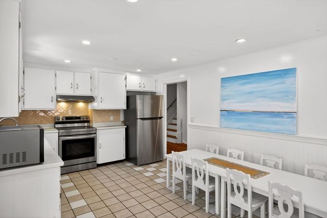 189 Breakwater Shores Dr, Barnstable, MA 02601