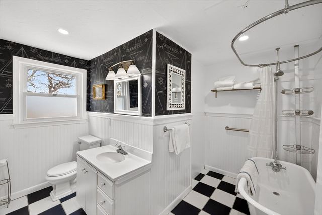 189 Breakwater Shores Dr, Barnstable, MA 02601