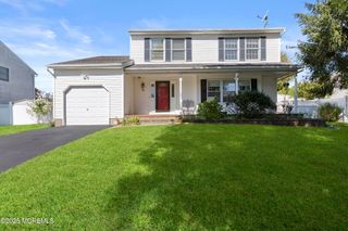 49 Davids Lane, Howell, NJ 07731