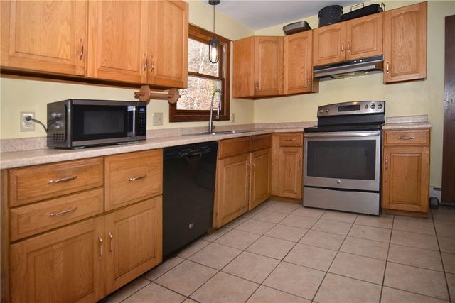 153 Fairview Avenue, Hopkinton, RI 02832