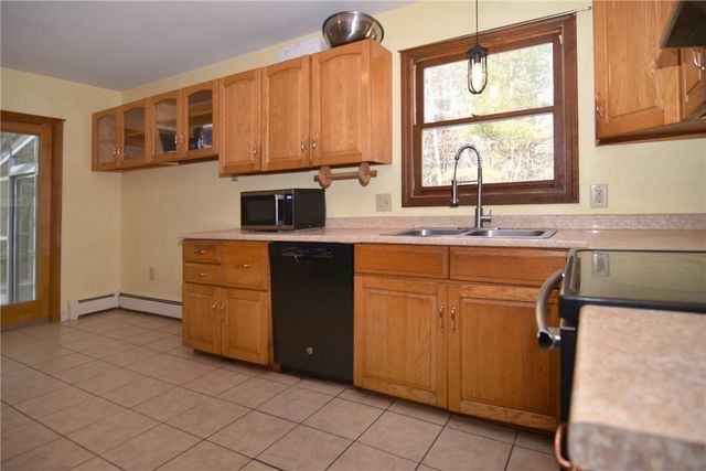 153 Fairview Avenue, Hopkinton, RI 02832