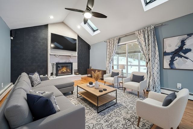 18 Lorri Rd, Derry, NH 03038