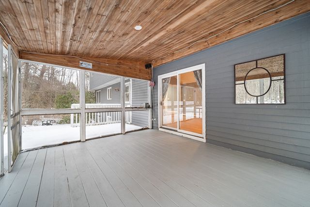 18 Lorri Rd, Derry, NH 03038