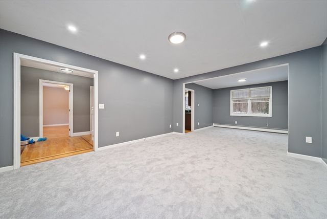 18 Lorri Rd, Derry, NH 03038