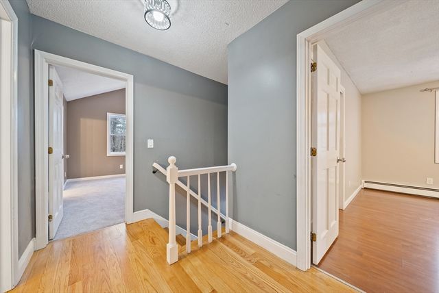 18 Lorri Rd, Derry, NH 03038