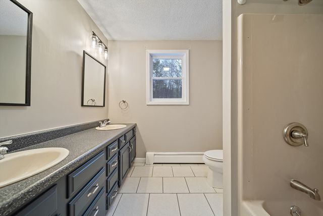 18 Lorri Rd, Derry, NH 03038