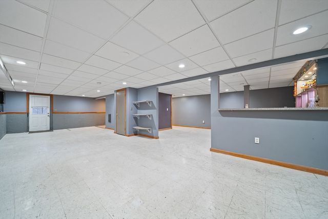 18 Lorri Rd, Derry, NH 03038