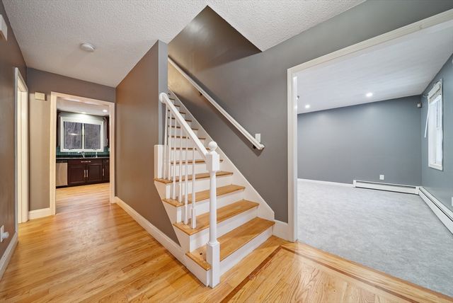 18 Lorri Rd, Derry, NH 03038