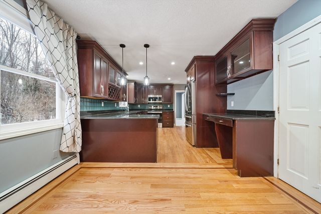 18 Lorri Rd, Derry, NH 03038