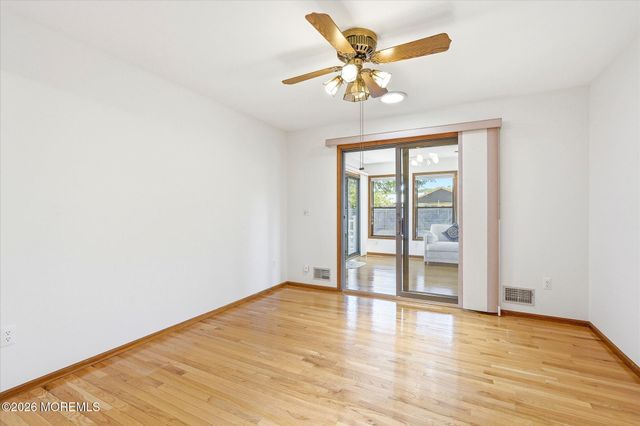 60 Pelican Drive, Bayville, NJ 08721