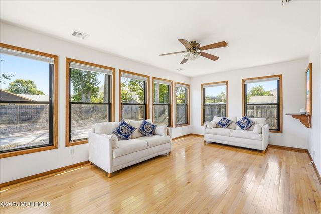 60 Pelican Drive, Bayville, NJ 08721