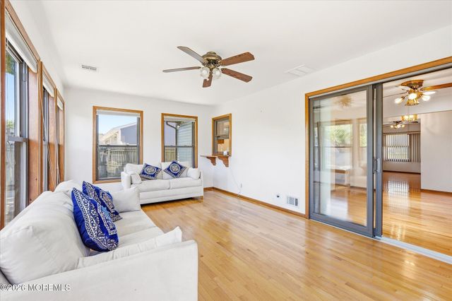 60 Pelican Drive, Bayville, NJ 08721