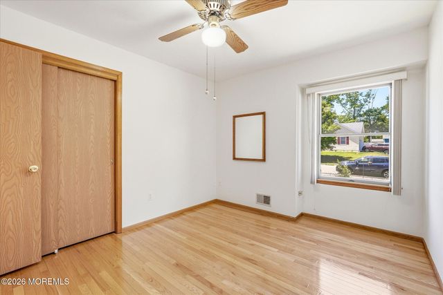 60 Pelican Drive, Bayville, NJ 08721