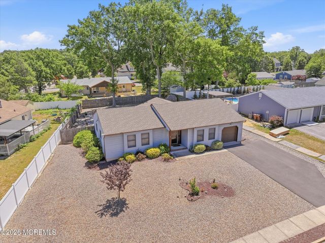 60 Pelican Drive, Bayville, NJ 08721