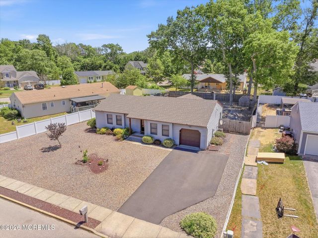 60 Pelican Drive, Bayville, NJ 08721