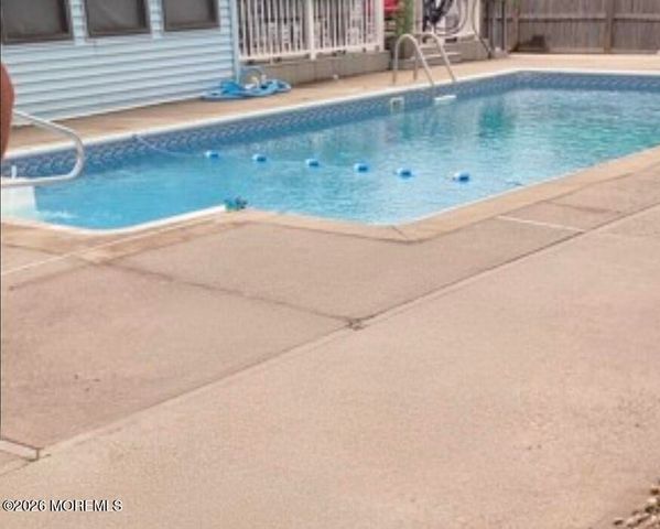 60 Pelican Drive, Bayville, NJ 08721