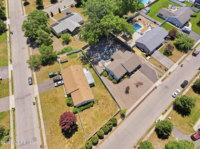 60 Pelican Drive, Bayville, NJ 08721