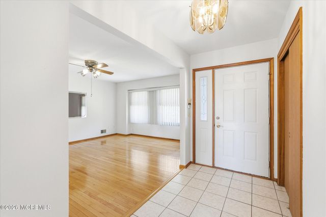 60 Pelican Drive, Bayville, NJ 08721