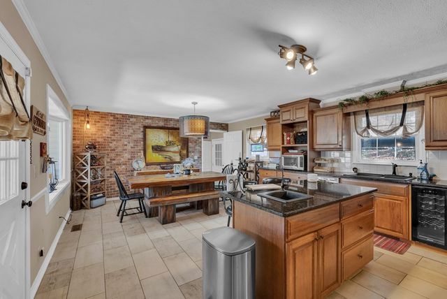 1439 Thomas Cir, Cookeville, TN 38506