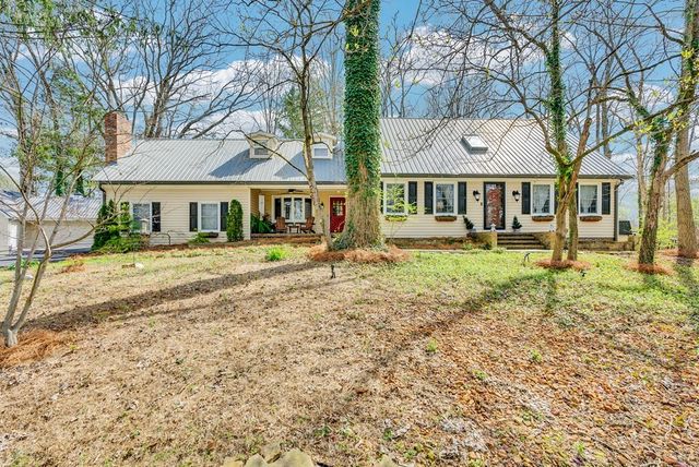 1439 Thomas Cir, Cookeville, TN 38506