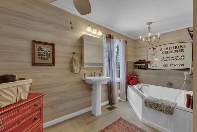 1439 Thomas Cir, Cookeville, TN 38506