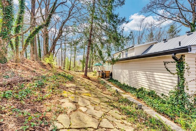 1439 Thomas Cir, Cookeville, TN 38506