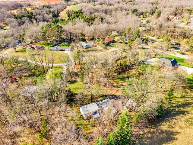 1439 Thomas Cir, Cookeville, TN 38506