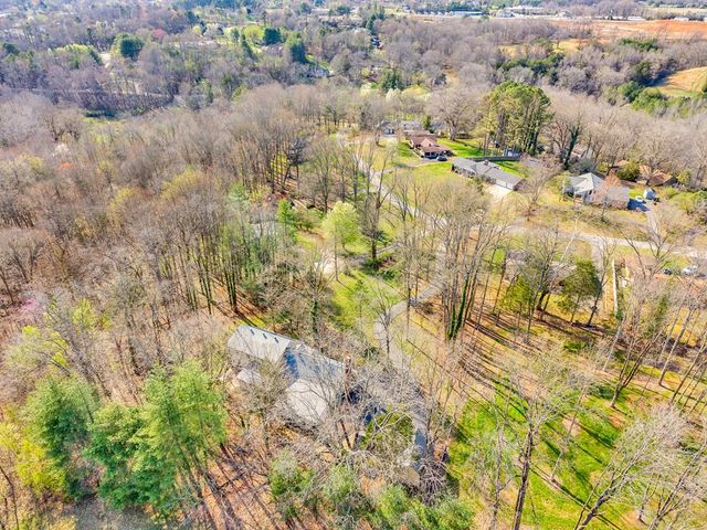 1439 Thomas Cir, Cookeville, TN 38506