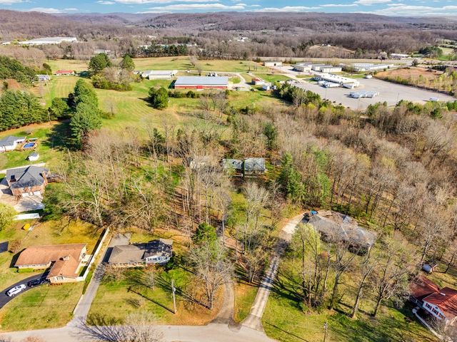 1439 Thomas Cir, Cookeville, TN 38506