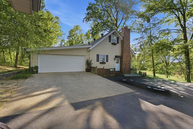 1439 Thomas Cir, Cookeville, TN 38506