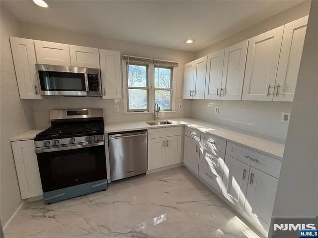 627 Mola Boulevard, Elmwood Park, NJ 07407