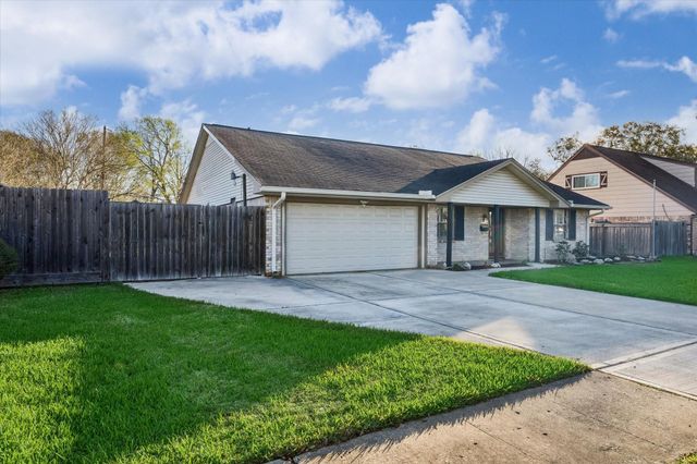 3305 Churchill Street, Pearland, TX 77581