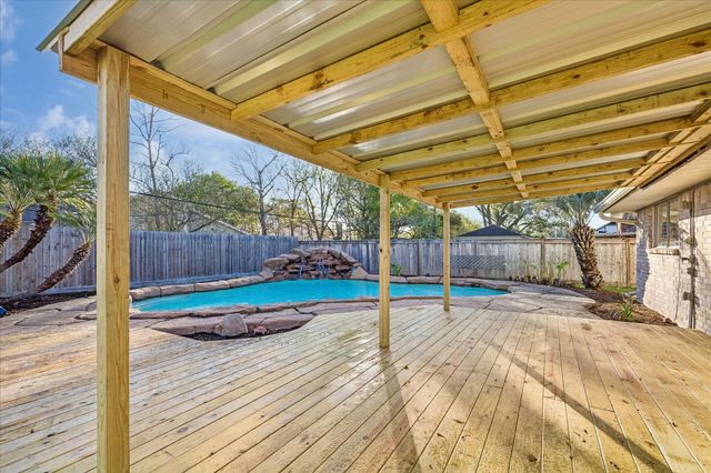3305 Churchill Street, Pearland, TX 77581