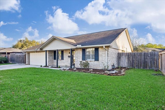 3305 Churchill Street, Pearland, TX 77581