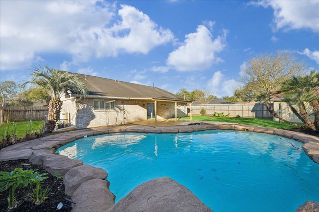 3305 Churchill Street, Pearland, TX 77581