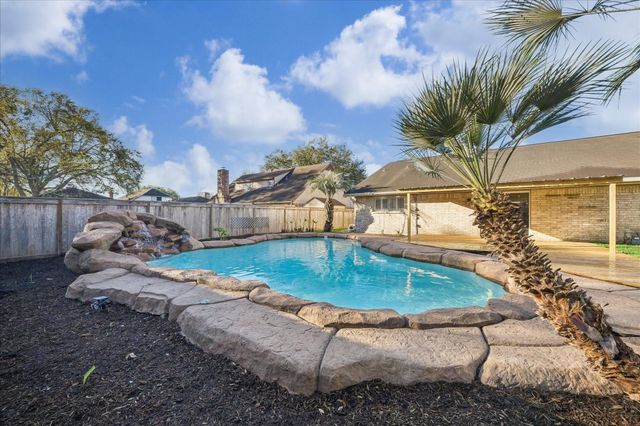 3305 Churchill Street, Pearland, TX 77581