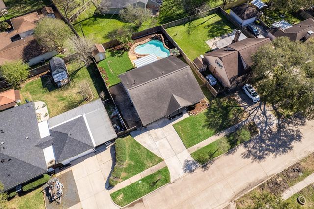 3305 Churchill Street, Pearland, TX 77581