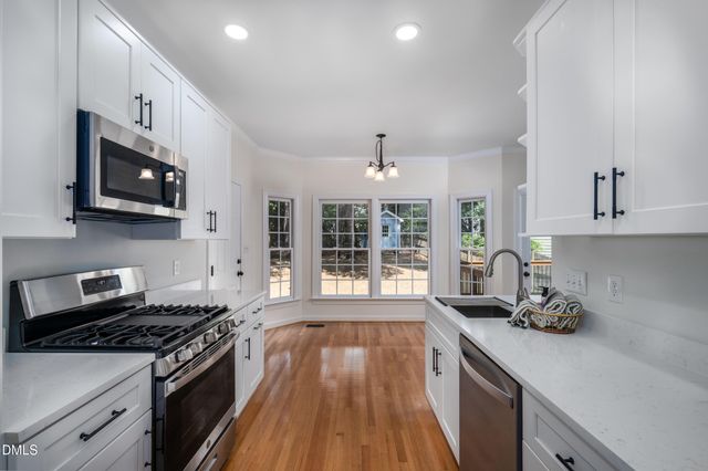 407 Maple Creek Court, Apex, NC 27502