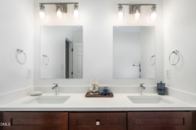 407 Maple Creek Court, Apex, NC 27502