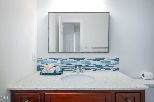 407 Maple Creek Court, Apex, NC 27502