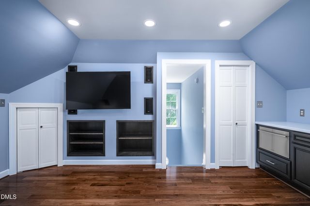 407 Maple Creek Court, Apex, NC 27502