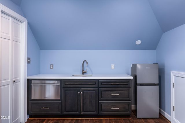 407 Maple Creek Court, Apex, NC 27502