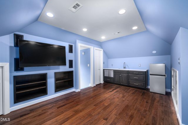 407 Maple Creek Court, Apex, NC 27502