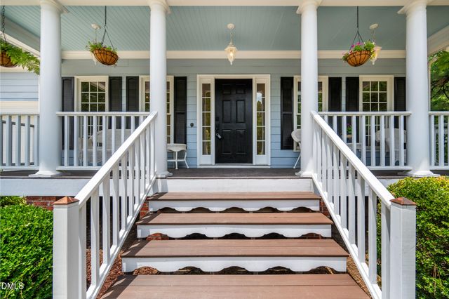 407 Maple Creek Court, Apex, NC 27502
