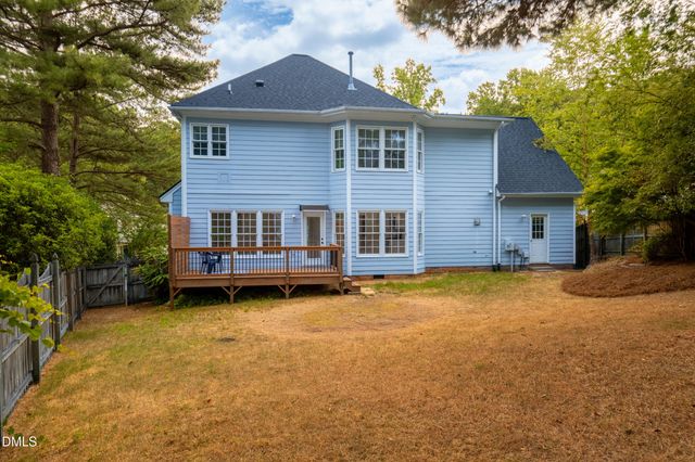 407 Maple Creek Court, Apex, NC 27502