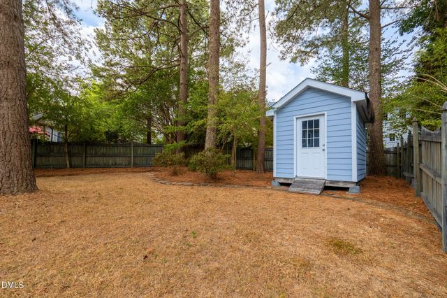 407 Maple Creek Court, Apex, NC 27502