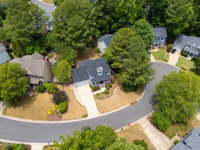 407 Maple Creek Court, Apex, NC 27502